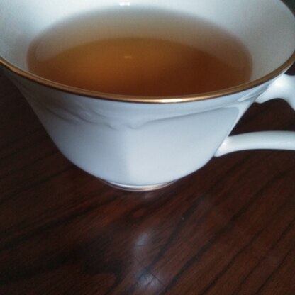 ほうじ茶の香ばしさに柚子の香りが美味しいお茶でした(^o^)この後、もう1杯頂きました。美味しかったです。ありがとうございました。